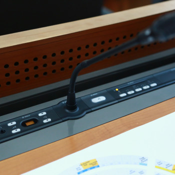 referenca-TSE-vlada-RS-parlament-glasovanje-na-daljavo-konferencni-sistem-hibridne-seje-na-daljavo.png